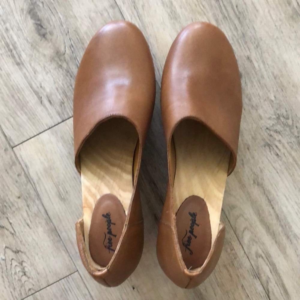 Free People brown clogs
